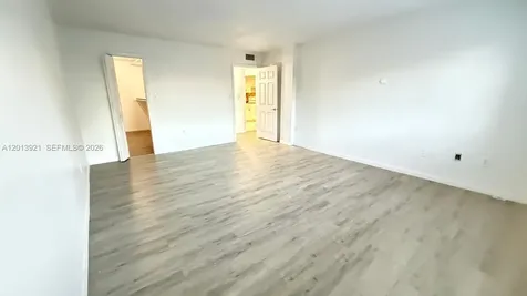 6940 Miami Gardens Drive Hialeah FL 33015
