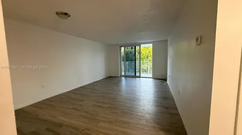 6940 Miami Gardens Drive Hialeah FL 33015