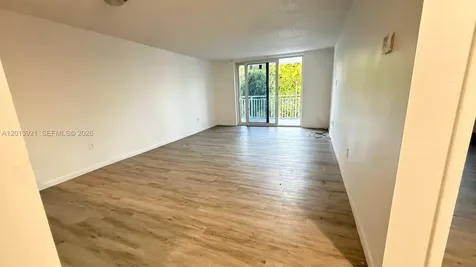 6940 Miami Gardens Drive Hialeah FL 33015