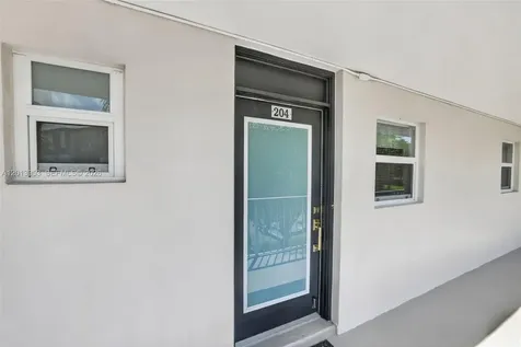 2991 NW 46th Avenue Lauderdale Lakes FL 33313