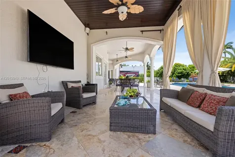 9861 NW 135th Street Hialeah Gardens FL 33018