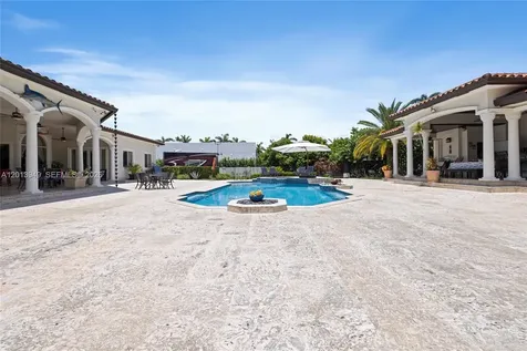 9861 NW 135th Street Hialeah Gardens FL 33018