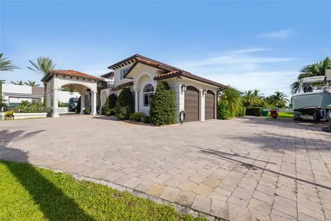 9861 NW 135th Street Hialeah Gardens FL 33018