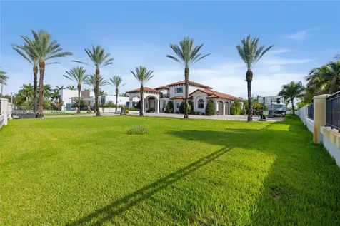 9861 NW 135th Street Hialeah Gardens FL 33018