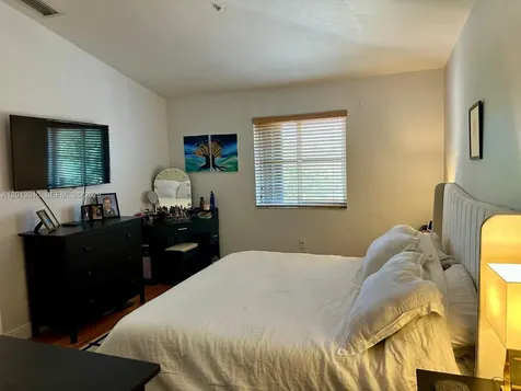 8912 W Flagler Street Miami FL 33174