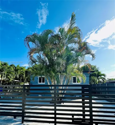 280 NW 55th Street Miami FL 33127
