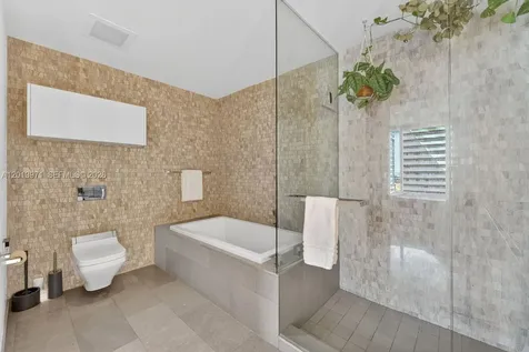 88 SW 7th Street Miami FL 33130