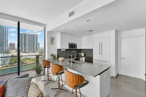 88 SW 7th Street Miami FL 33130