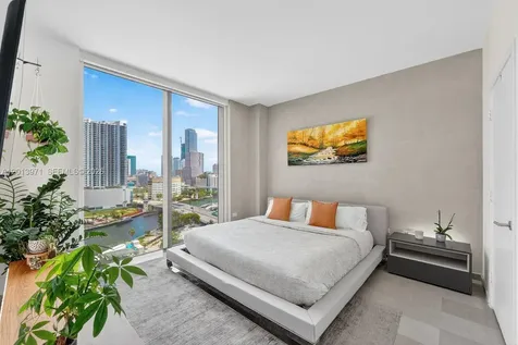 88 SW 7th Street Miami FL 33130