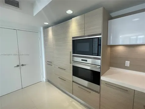 North Miami Beach FL 33160