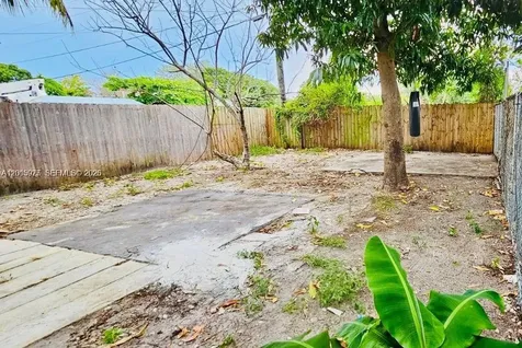 2731 NW 100th Street Miami FL 33147