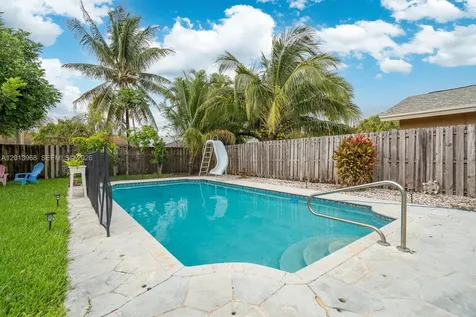 4125 NW 96th Terrace Sunrise FL 33351
