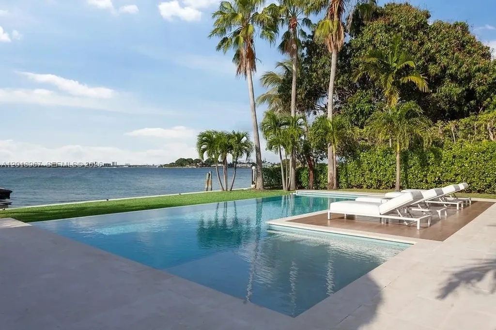 7972 Biscayne Point Circle Miami Beach FL 33141