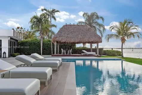 7972 Biscayne Point Circle Miami Beach FL 33141