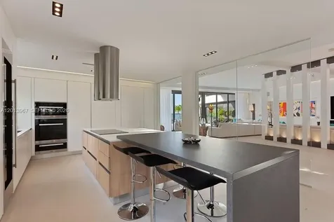 7972 Biscayne Point Circle Miami Beach FL 33141