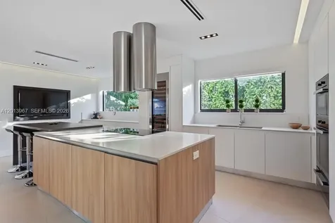 7972 Biscayne Point Circle Miami Beach FL 33141