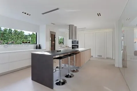 7972 Biscayne Point Circle Miami Beach FL 33141