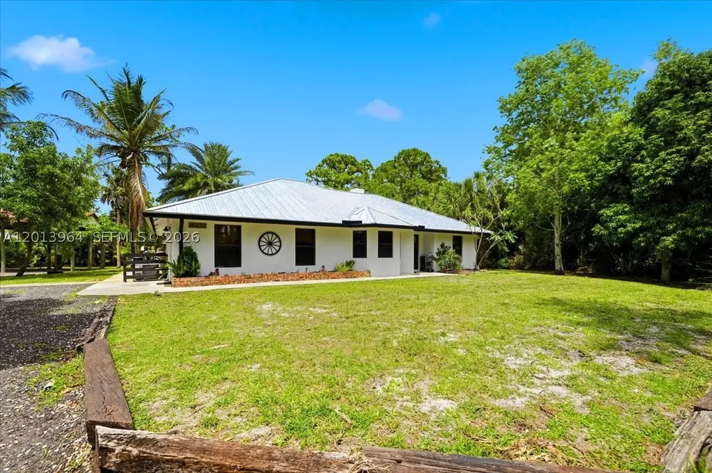 17857 82nd Road N Loxahatchee FL 33470