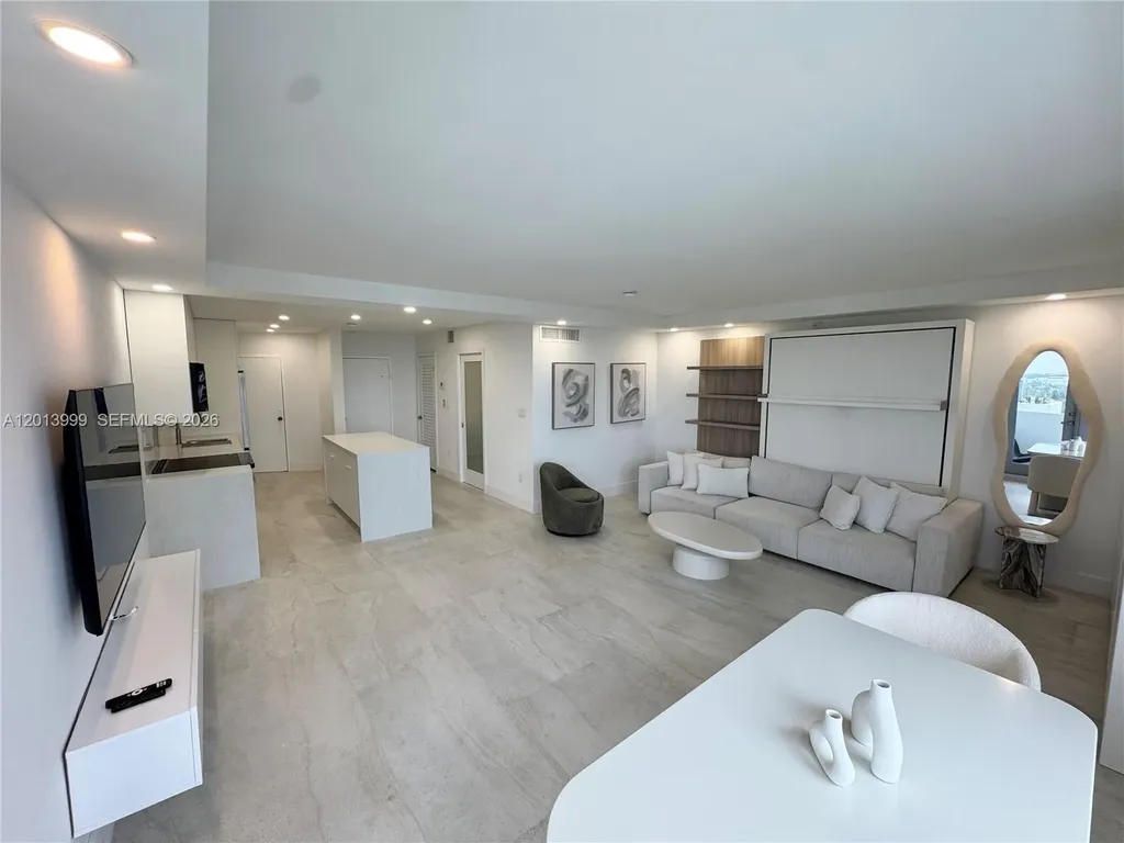 2899 Collins Avenue Miami Beach FL 33140