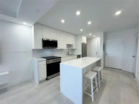 2899 Collins Avenue Miami Beach FL 33140