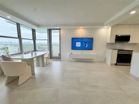 2899 Collins Avenue Miami Beach FL 33140
