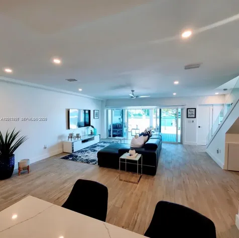7406 Gary Avenue Miami Beach FL 33141