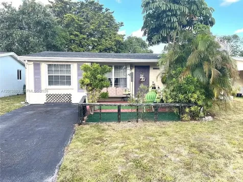 371 SW 67th Terrace Pembroke Pines FL 33023