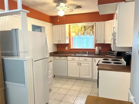371 SW 67th Terrace Pembroke Pines FL 33023