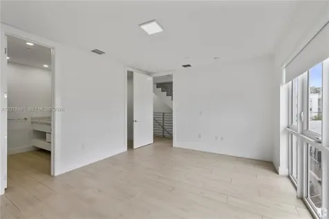 434 SW 10th Street Miami FL 33130