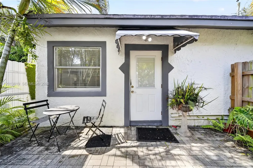 1520 SW 11th Terrace Miami FL 33135