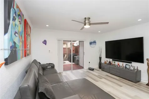 30 SW 108th Avenue Sweetwater FL 33174