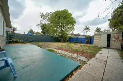 5825 Buchanan Street Hollywood FL 33021