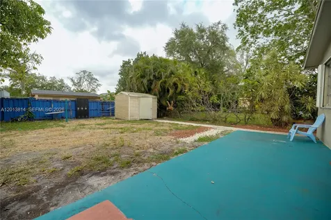 5825 Buchanan Street Hollywood FL 33021