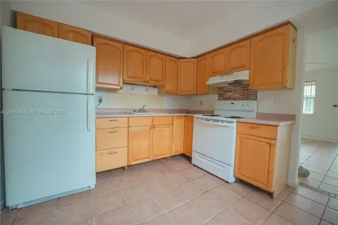 5825 Buchanan Street Hollywood FL 33021