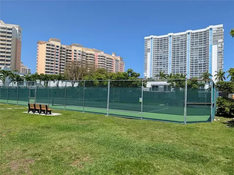 210 Seaview Drive Key Biscayne FL 33149