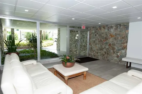 210 Seaview Drive Key Biscayne FL 33149
