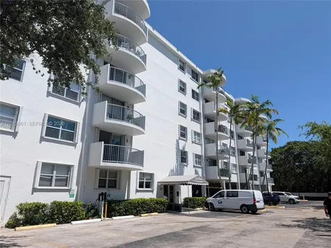 210 Seaview Drive Key Biscayne FL 33149