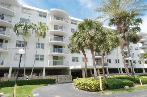 210 Seaview Drive Key Biscayne FL 33149