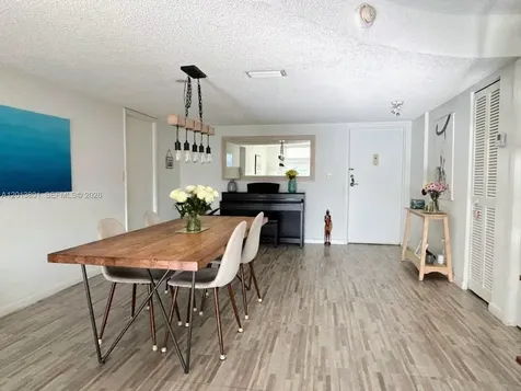 210 Seaview Drive Key Biscayne FL 33149
