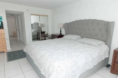 210 Seaview Drive Key Biscayne FL 33149