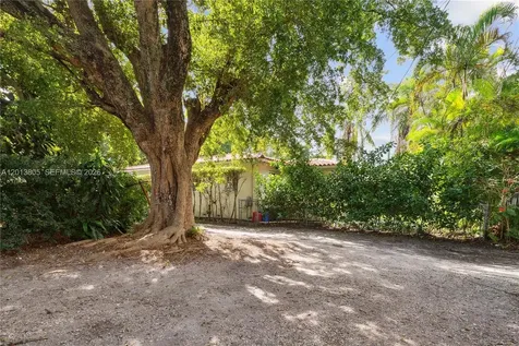 3808 Ponce De Leon Boulevard Coral Gables FL 33134