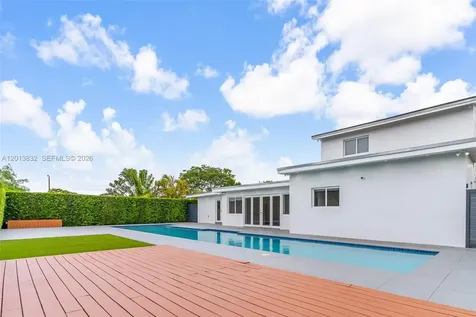 3112 Village Green Drive Miami FL 33175
