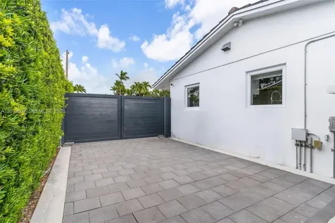 3112 Village Green Drive Miami FL 33175