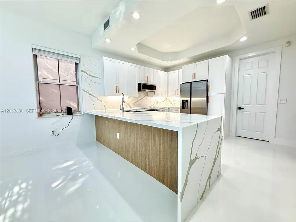 1455 Breakwater Terrace Hollywood FL 33019