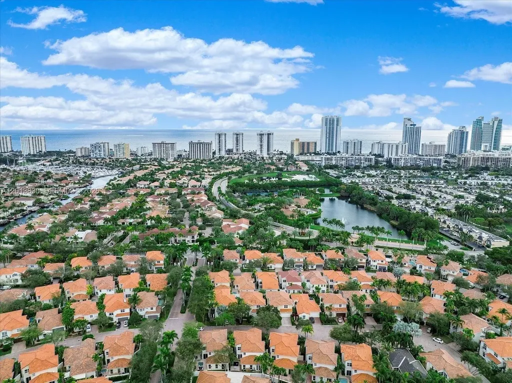 1455 Breakwater Terrace Hollywood FL 33019
