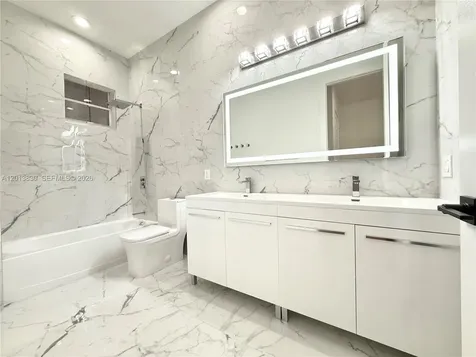 1455 Breakwater Terrace Hollywood FL 33019