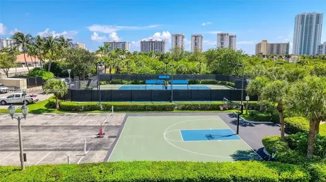1455 Breakwater Terrace Hollywood FL 33019