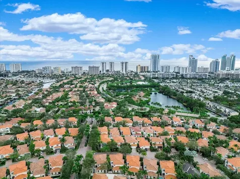 1455 Breakwater Terrace Hollywood FL 33019