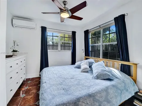 918 NE 4th Court Hallandale Beach FL 33009