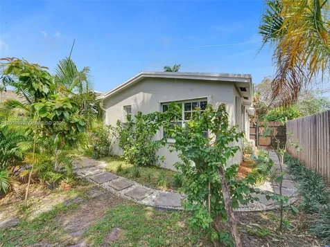 918 NE 4th Court Hallandale Beach FL 33009
